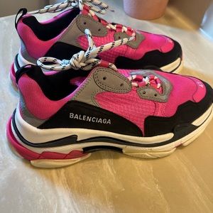 Like New Balenciaga Triple s sneakers sz 41 11 pink and black